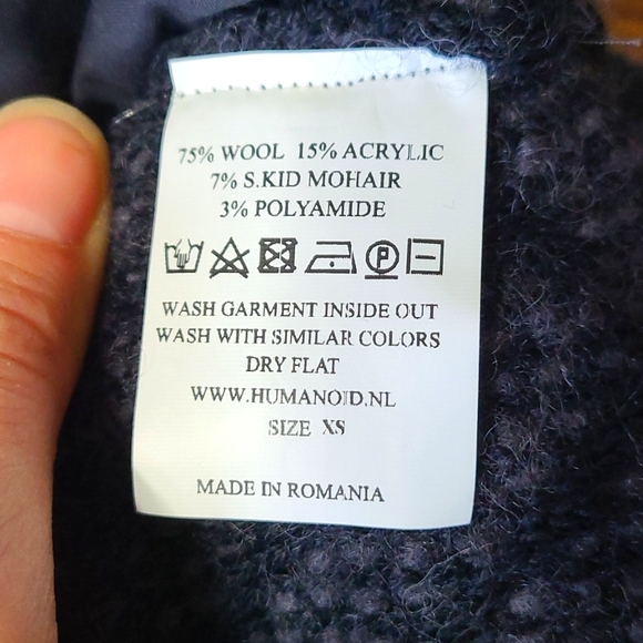 Wool Humanoid Cardigan - Picture 4 of 4